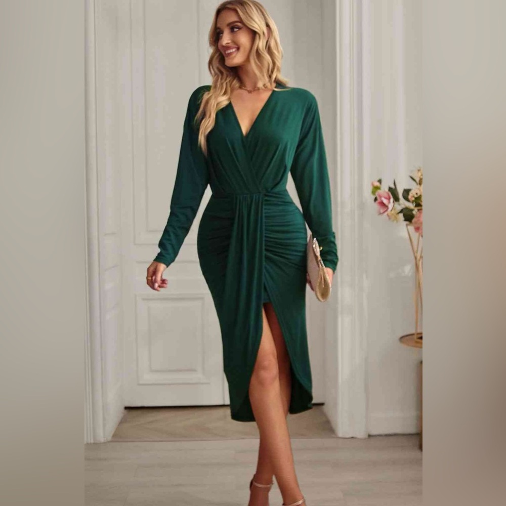 A'gaci Ruched Surplice Long Sleeve Midi Dress Green Size Medium